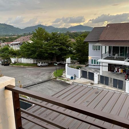 Homestay Balik Pulau Buitenkant foto