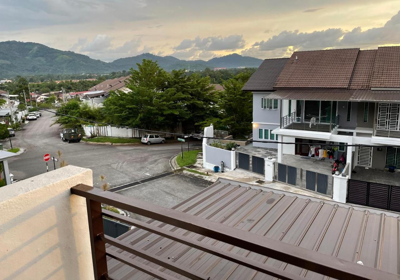 Homestay Balik Pulau Buitenkant foto